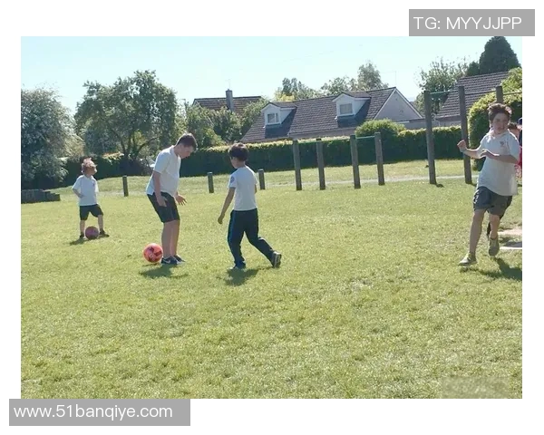 办公室足球明星的成长之路与职场拼搏的完美结合