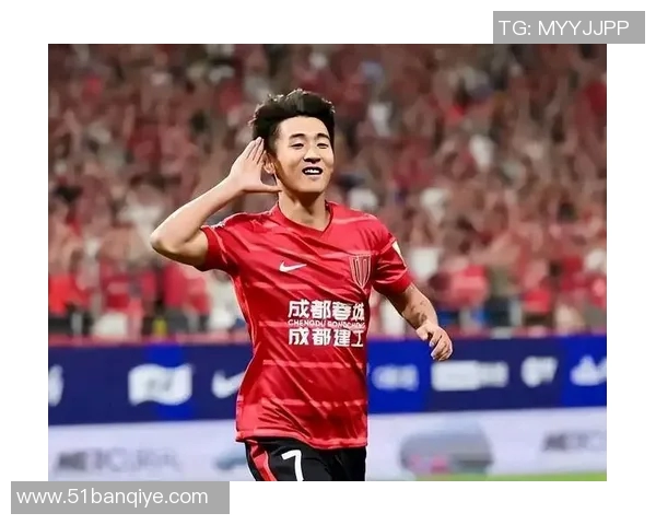 成都独家采访足球明星揭秘他们的训练生活与比赛心路历程